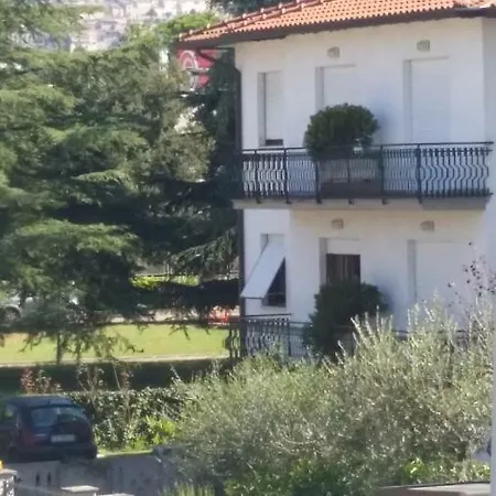 Alojamento de Acomodação e Pequeno-almoço Francesco In